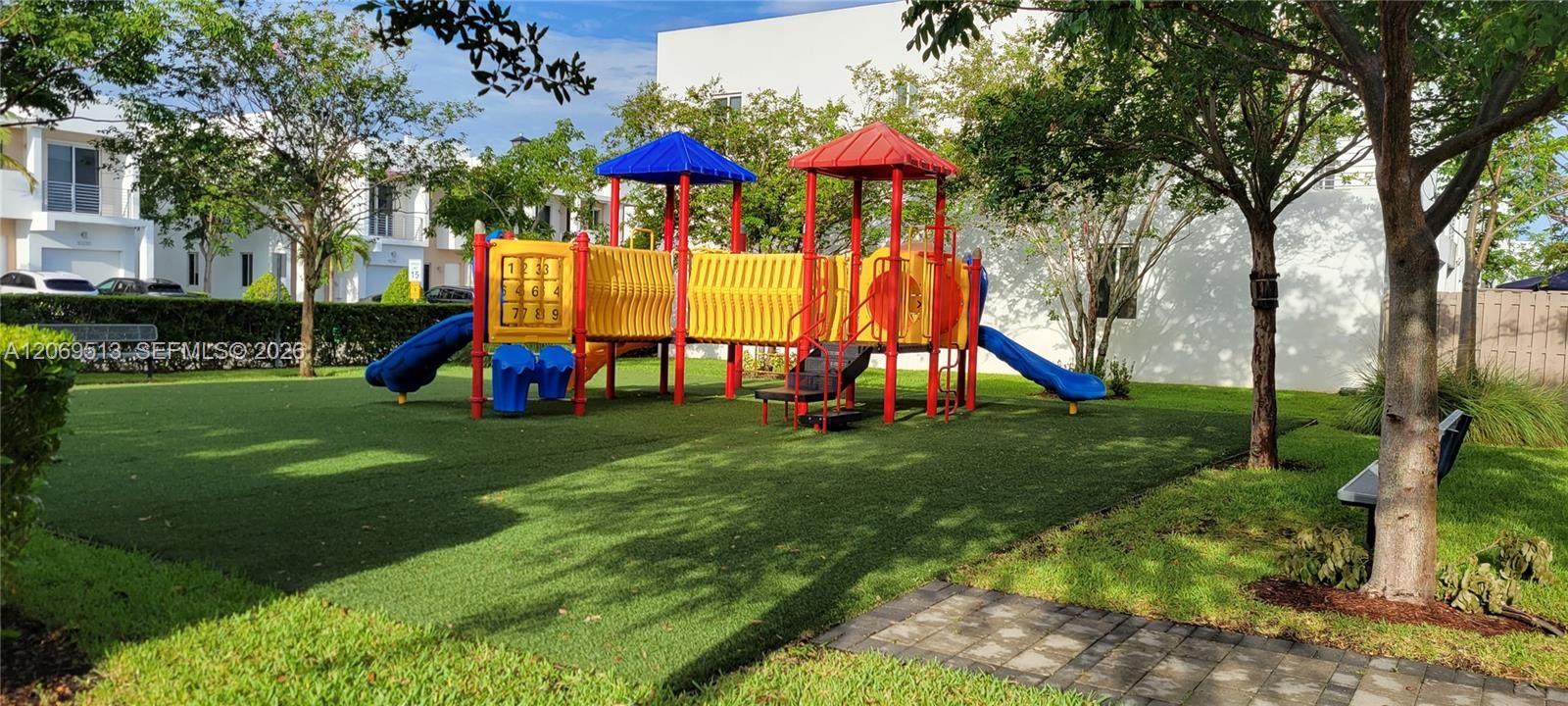 For Rent: $4,350 (3 beds, 2 baths, 1816 Square Feet)