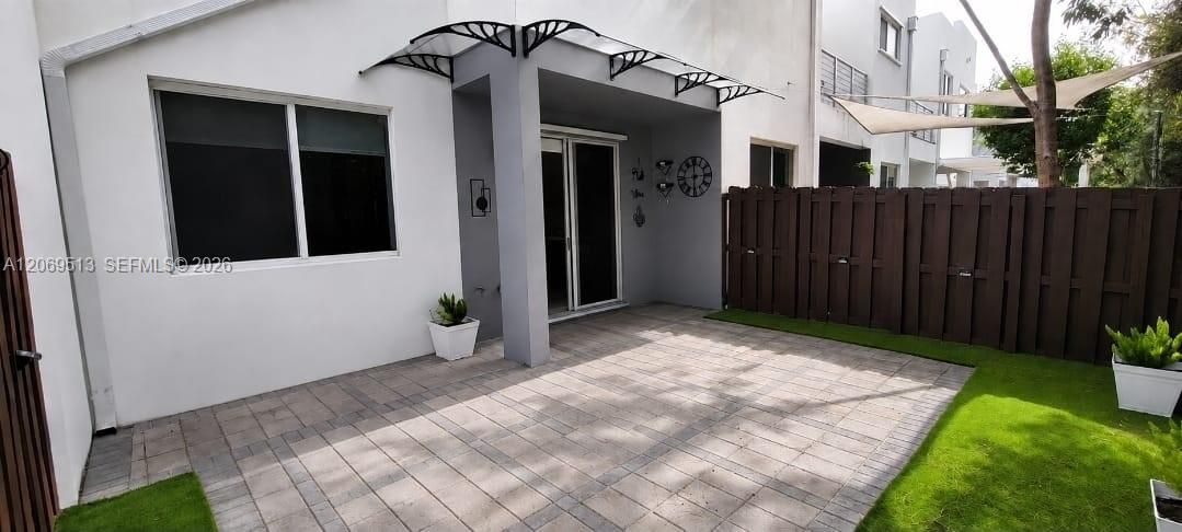 For Rent: $4,350 (3 beds, 2 baths, 1816 Square Feet)
