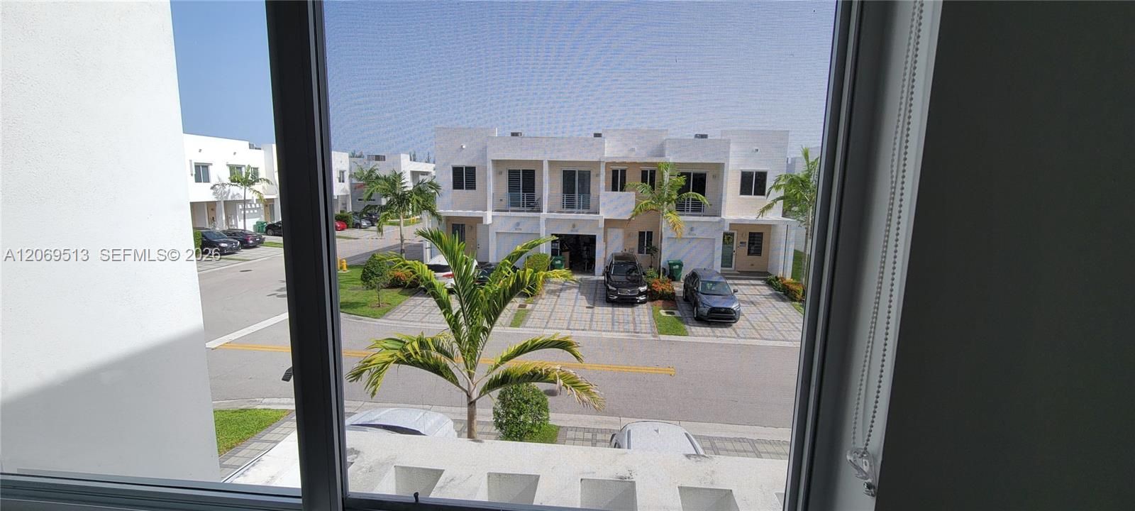 For Rent: $4,350 (3 beds, 2 baths, 1816 Square Feet)