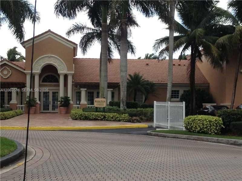 For Rent: $1,700 (1 beds, 1 baths, 798 Square Feet)