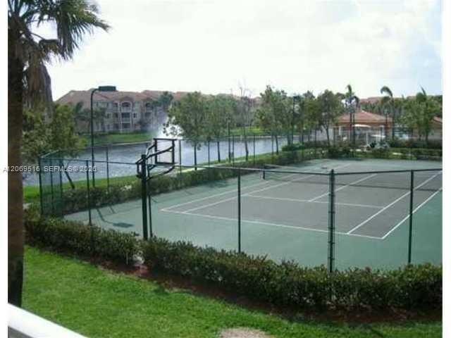 For Rent: $1,700 (1 beds, 1 baths, 798 Square Feet)