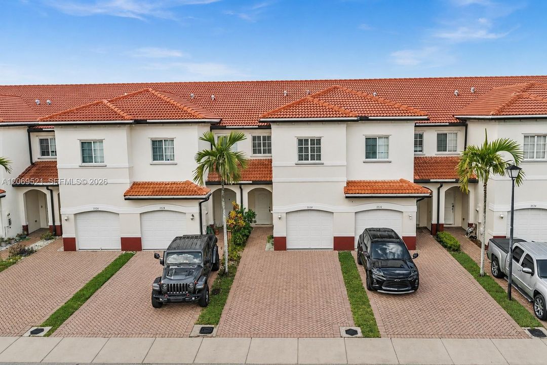 For Sale: $389,900 (3 beds, 2 baths, 1514 Square Feet)