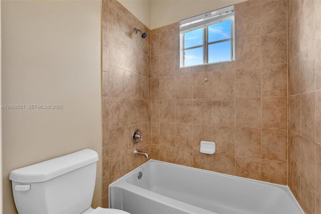 For Sale: $389,900 (3 beds, 2 baths, 1514 Square Feet)