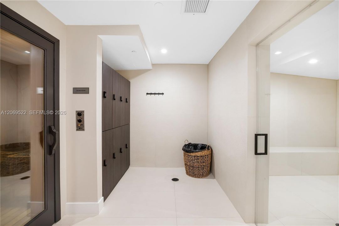For Rent: $10,800 (3 beds, 3 baths, 2106 Square Feet)