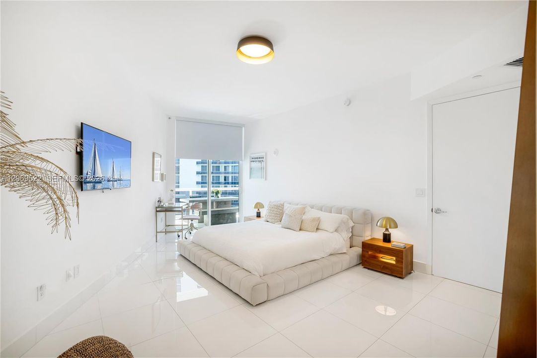 For Rent: $10,800 (3 beds, 3 baths, 2106 Square Feet)