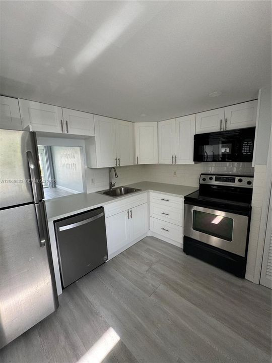 В аренду: $1,850 (1 спален, 1 ванн, 825 Квадратных фут)
