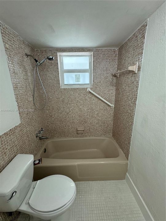 В аренду: $1,850 (1 спален, 1 ванн, 825 Квадратных фут)