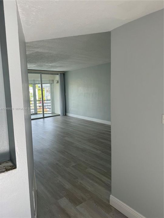 В аренду: $1,850 (1 спален, 1 ванн, 825 Квадратных фут)