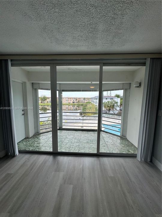 В аренду: $1,850 (1 спален, 1 ванн, 825 Квадратных фут)