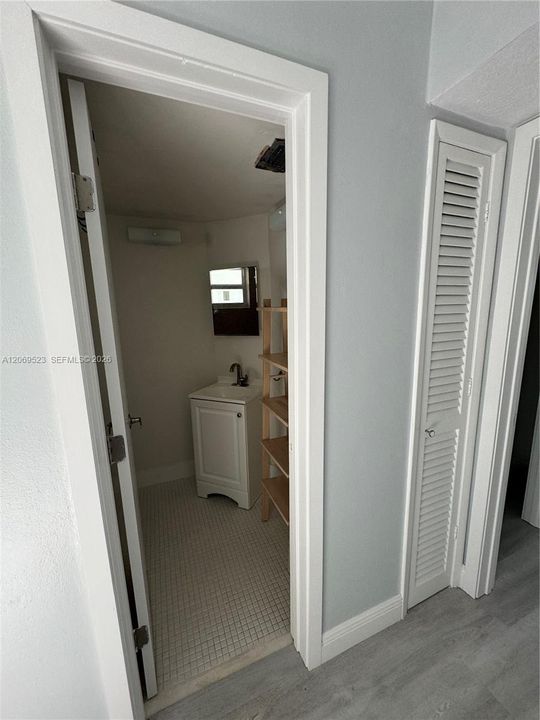 В аренду: $1,850 (1 спален, 1 ванн, 825 Квадратных фут)