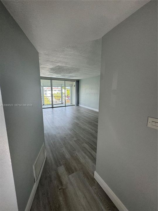 В аренду: $1,850 (1 спален, 1 ванн, 825 Квадратных фут)