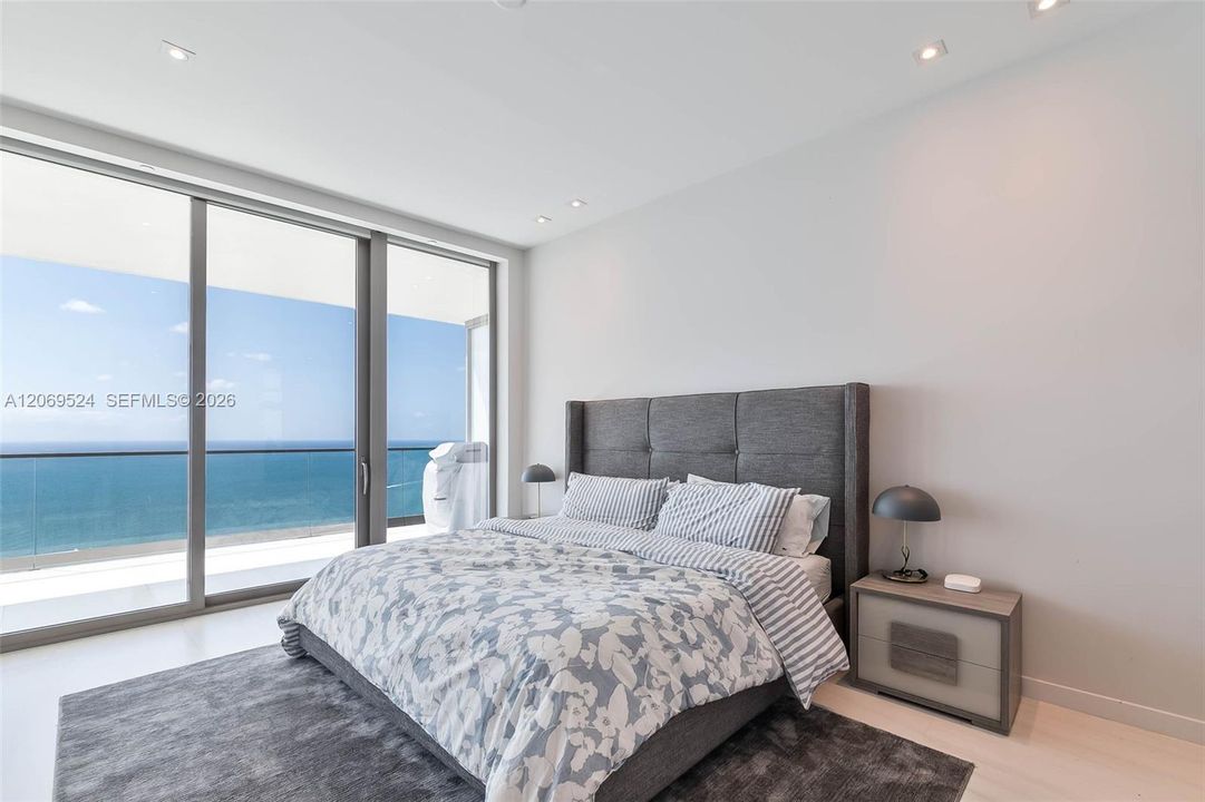 For Sale: $3,999,000 (3 beds, 3 baths, 2271 Square Feet)