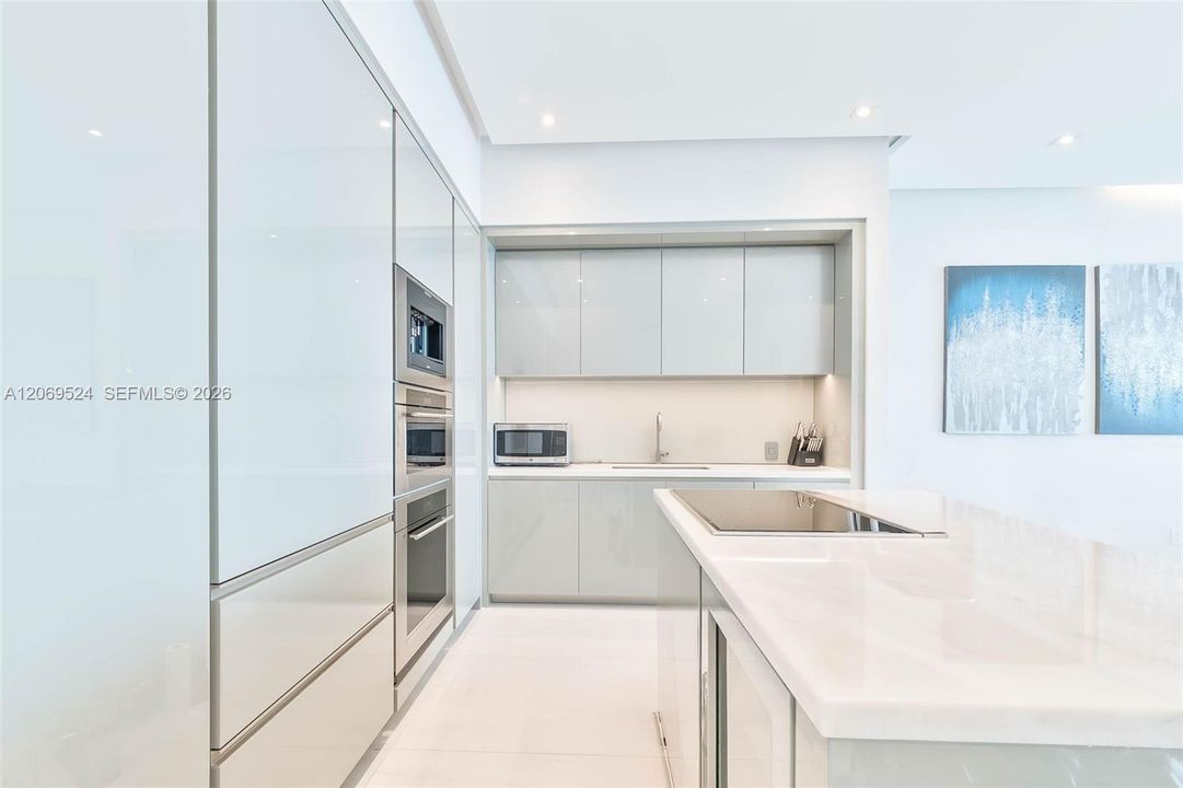 For Sale: $3,999,000 (3 beds, 3 baths, 2271 Square Feet)