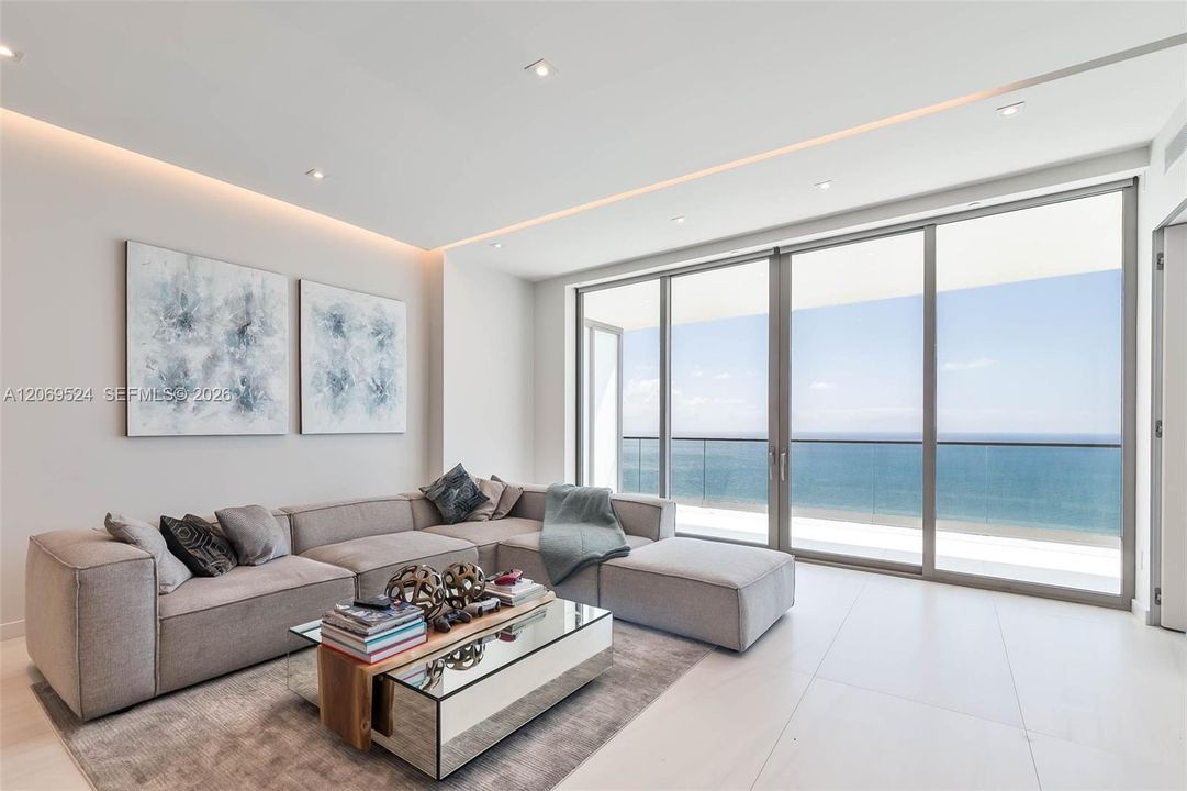 For Sale: $3,999,000 (3 beds, 3 baths, 2271 Square Feet)