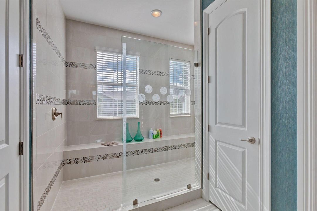 Primary bdrm full bath