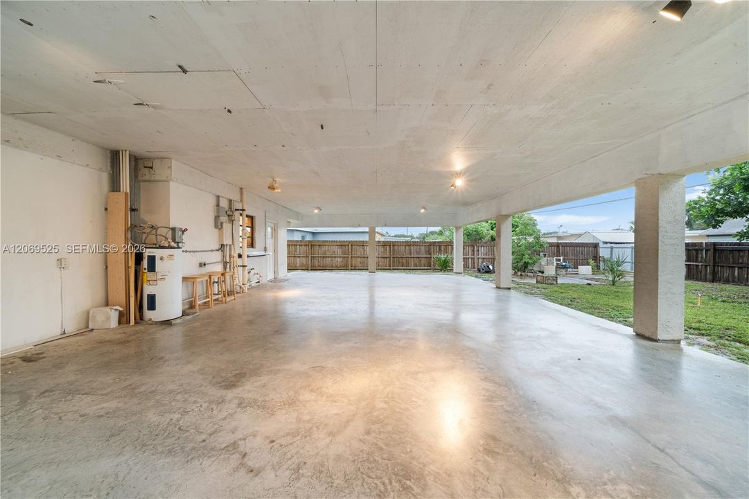 For Sale: $449,000 (3 beds, 1 baths, 852 Square Feet)