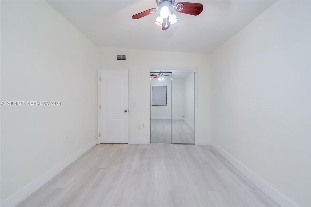 For Sale: $449,000 (3 beds, 1 baths, 852 Square Feet)