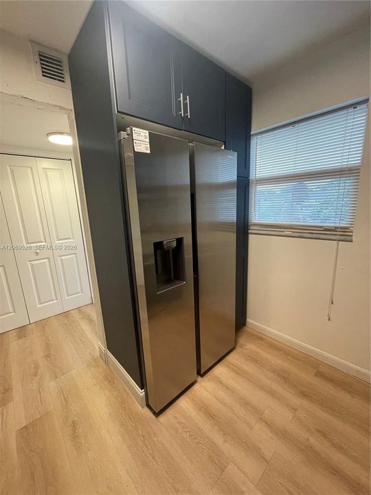 Active With Contract: $1,950 (2 beds, 2 baths, 1025 Square Feet)