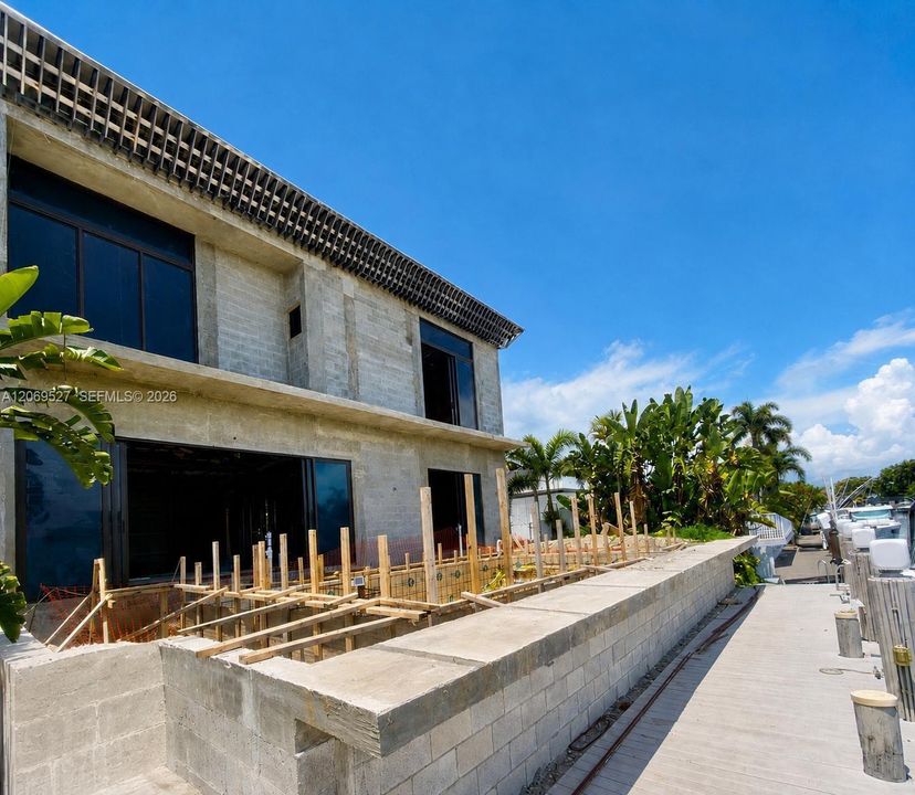 For Sale: $4,990,000 (5 beds, 5 baths, 0 Square Feet)