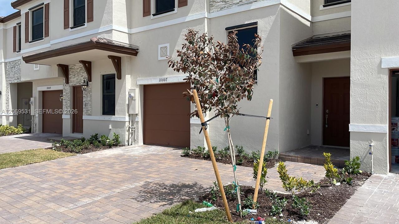 For Rent: $2,975 (3 beds, 2 baths, 1544 Square Feet)