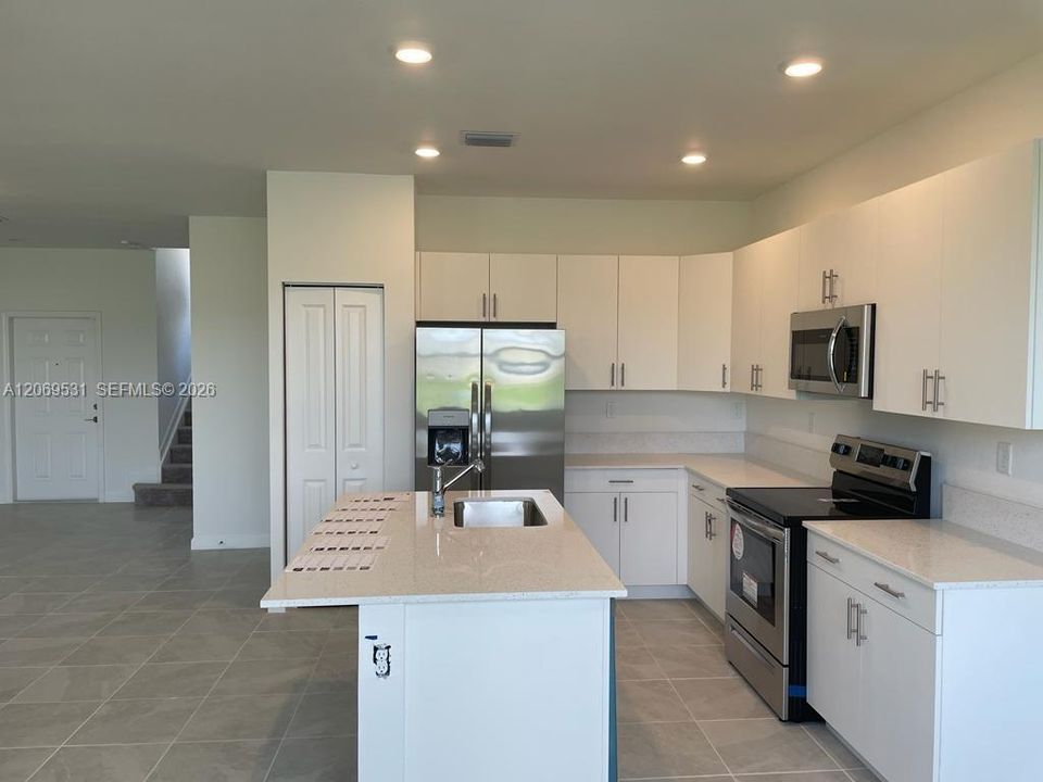 For Rent: $2,975 (3 beds, 2 baths, 1544 Square Feet)