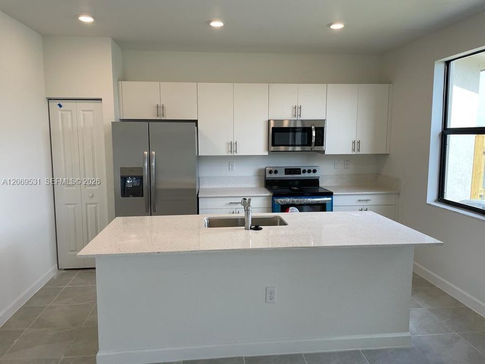 For Rent: $2,975 (3 beds, 2 baths, 1544 Square Feet)