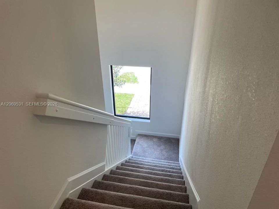 For Rent: $2,975 (3 beds, 2 baths, 1544 Square Feet)