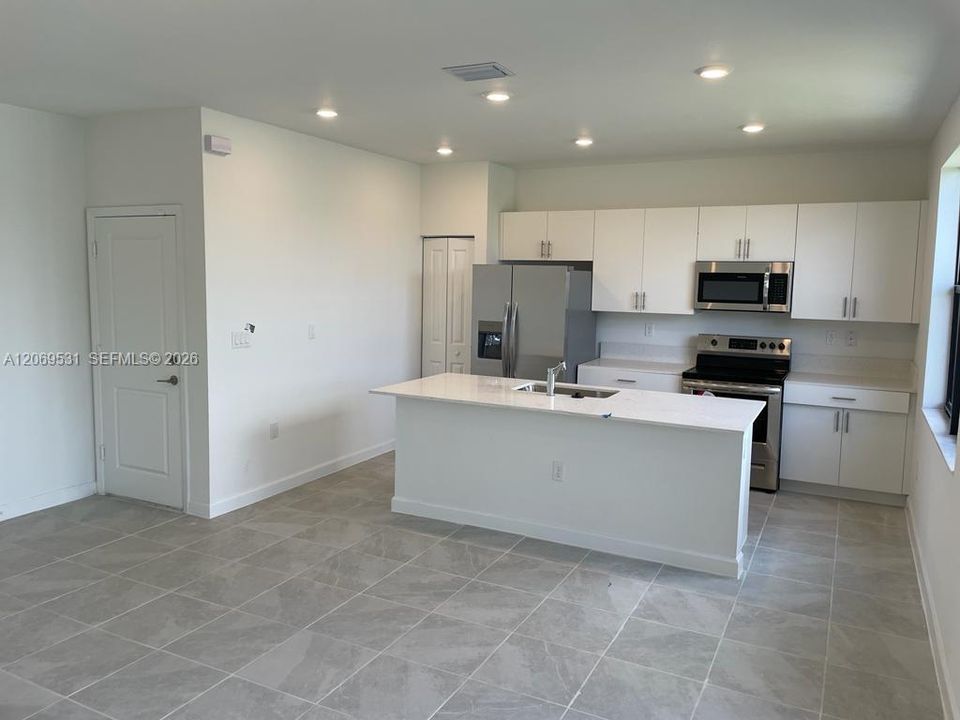 For Rent: $2,975 (3 beds, 2 baths, 1544 Square Feet)