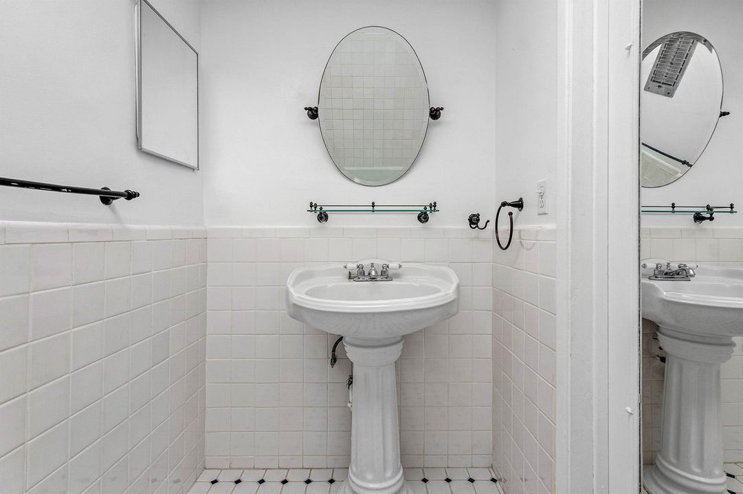 013-1110NorthRiversideDrive-23-PompanoBe