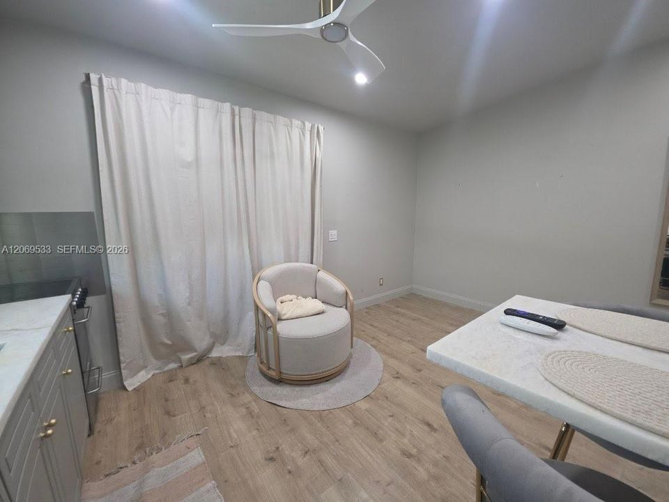 В аренду: $1,450 (1 спален, 1 ванн, 804 Квадратных фут)
