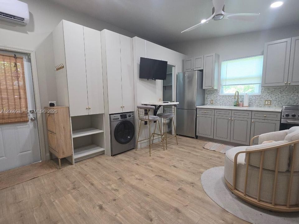 В аренду: $1,450 (1 спален, 1 ванн, 804 Квадратных фут)