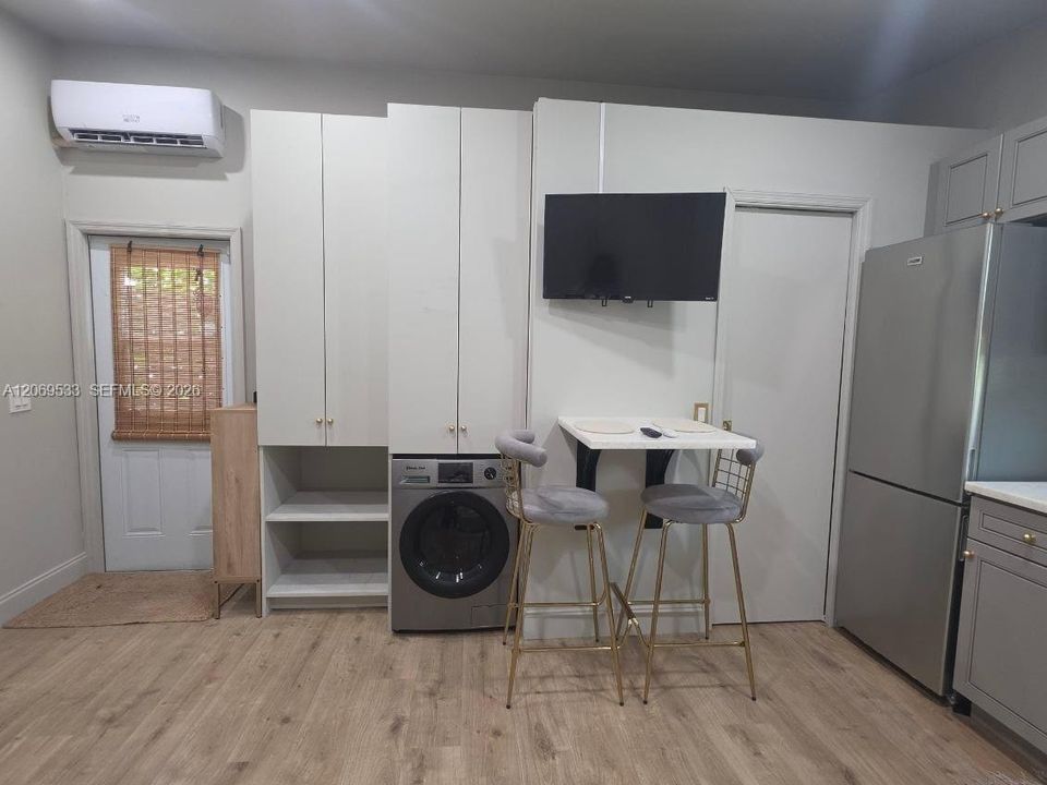 В аренду: $1,450 (1 спален, 1 ванн, 804 Квадратных фут)