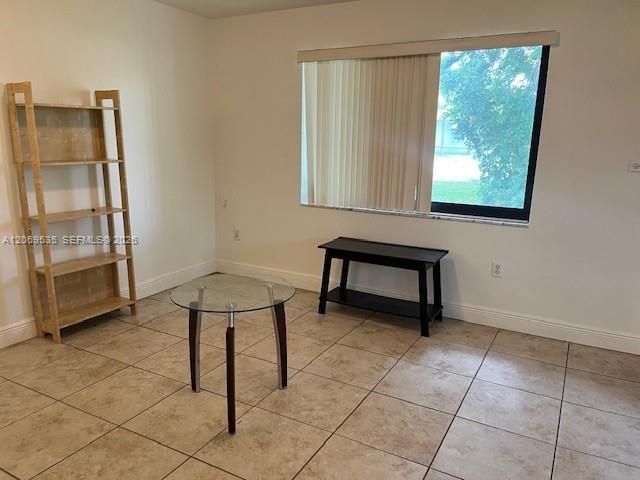 For Rent: $1,595 (1 beds, 1 baths, 1117 Square Feet)
