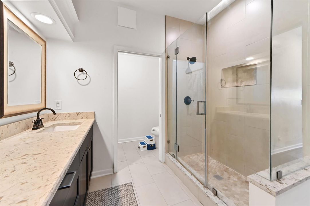 21 bathroom 03