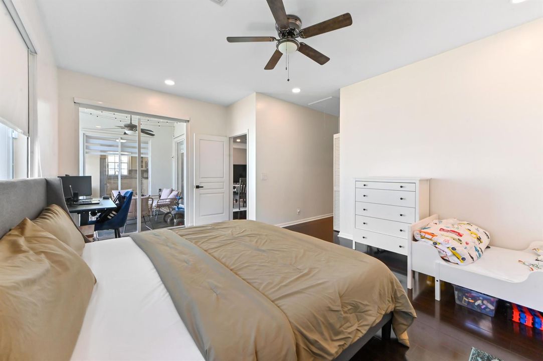 18 bedroom 03