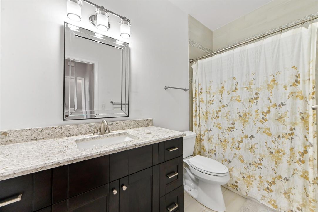 26 bathroom 01