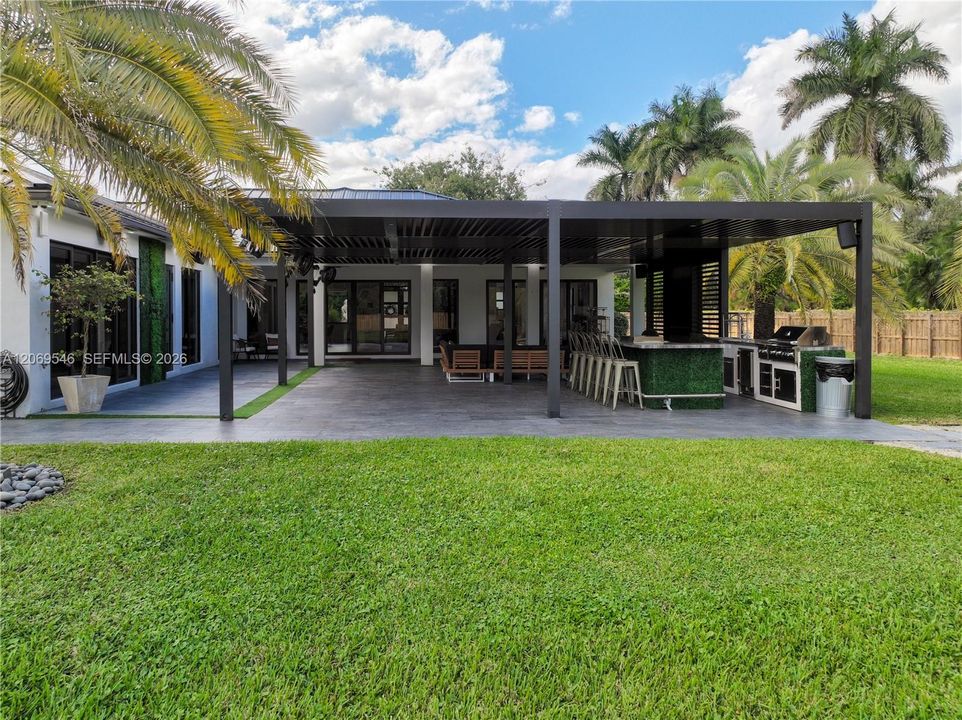 En Venta: $1,750,000 (5 camas, 4 baños, 3198 Pies cuadrados)