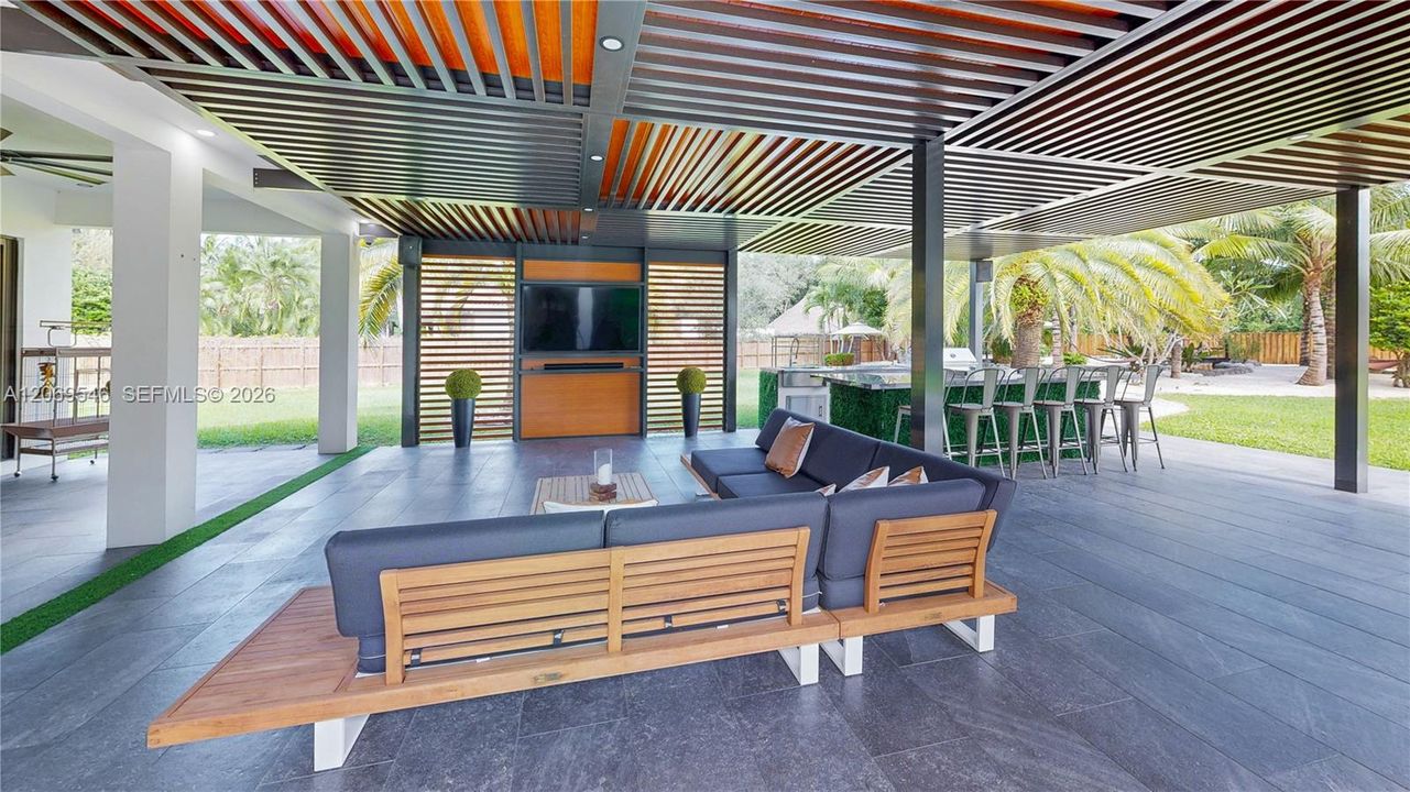 En Venta: $1,750,000 (5 camas, 4 baños, 3198 Pies cuadrados)