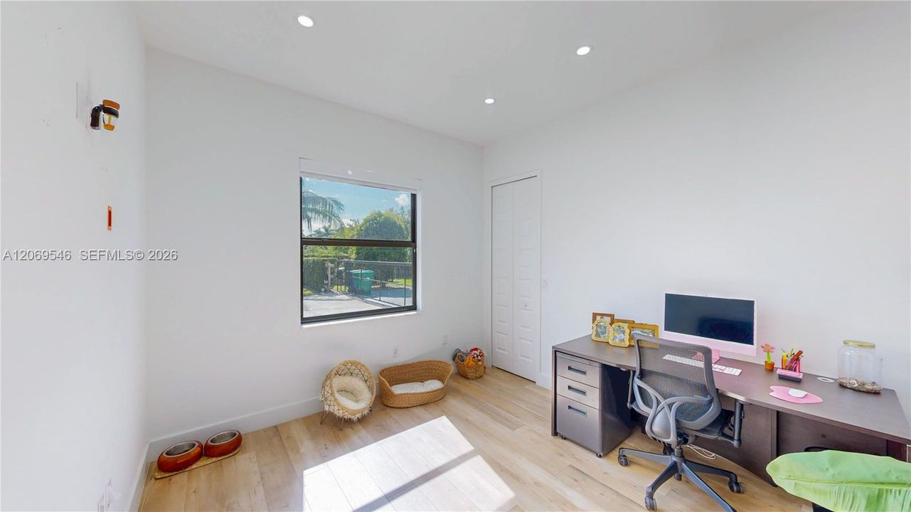 En Venta: $1,750,000 (5 camas, 4 baños, 3198 Pies cuadrados)