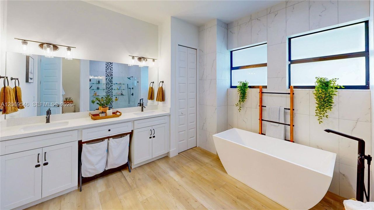 En Venta: $1,750,000 (5 camas, 4 baños, 3198 Pies cuadrados)
