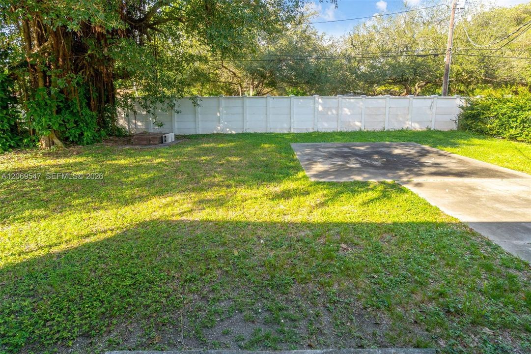 For Sale: $899,000 (3 beds, 2 baths, 1476 Square Feet)