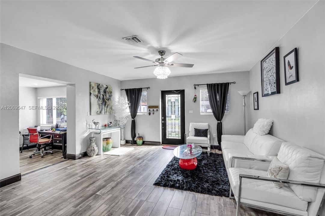 For Sale: $899,000 (3 beds, 2 baths, 1476 Square Feet)