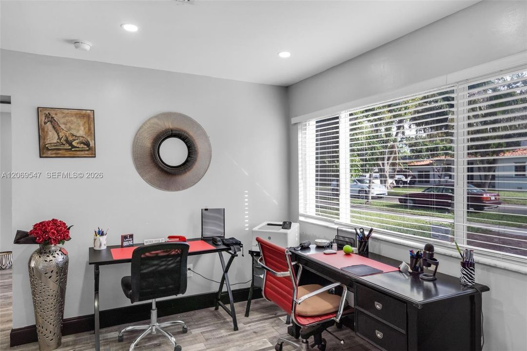 For Sale: $899,000 (3 beds, 2 baths, 1476 Square Feet)