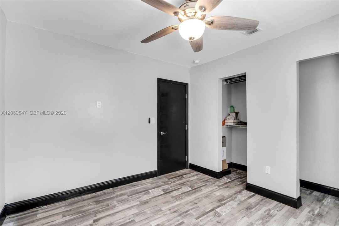 For Sale: $899,000 (3 beds, 2 baths, 1476 Square Feet)