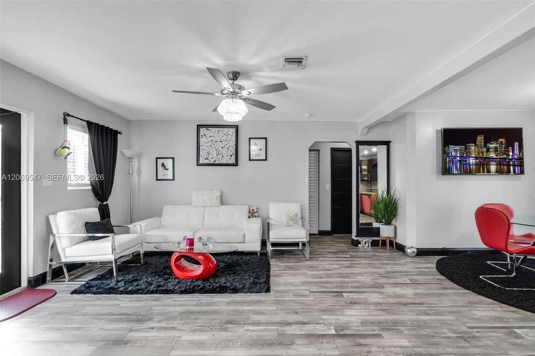 For Sale: $899,000 (3 beds, 2 baths, 1476 Square Feet)