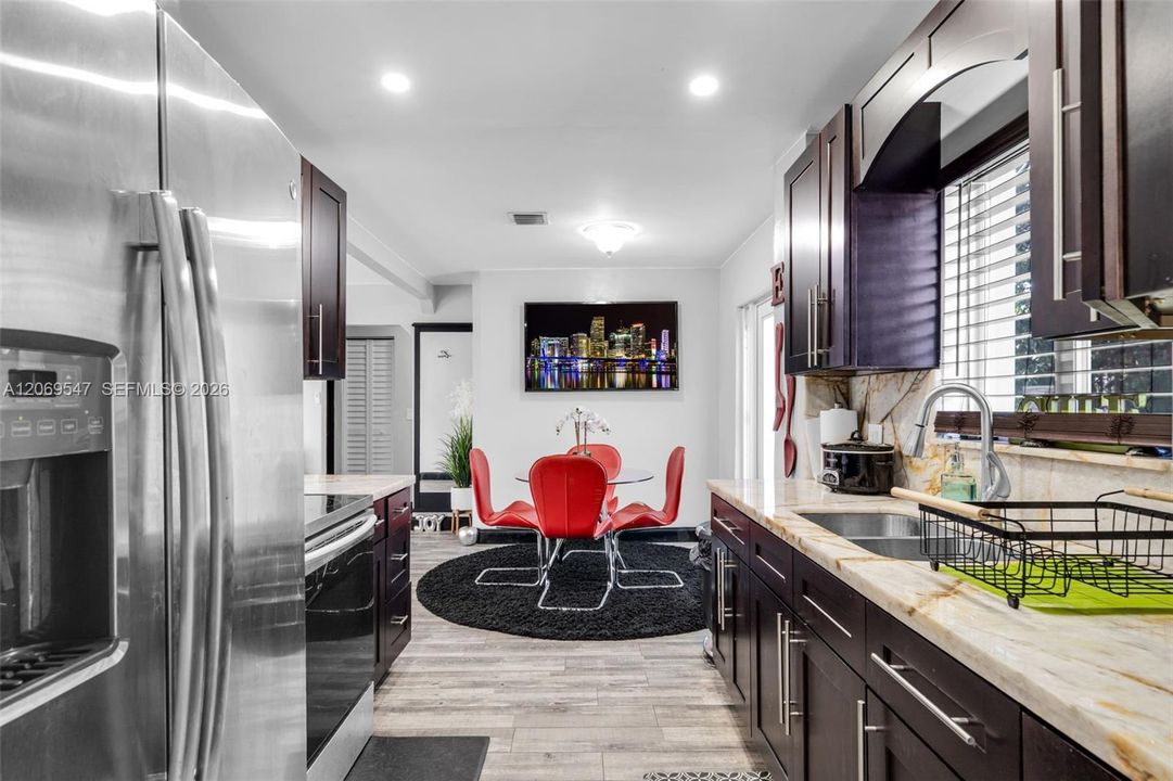 For Sale: $899,000 (3 beds, 2 baths, 1476 Square Feet)