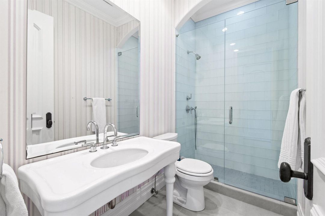 Guest Bathroom 2