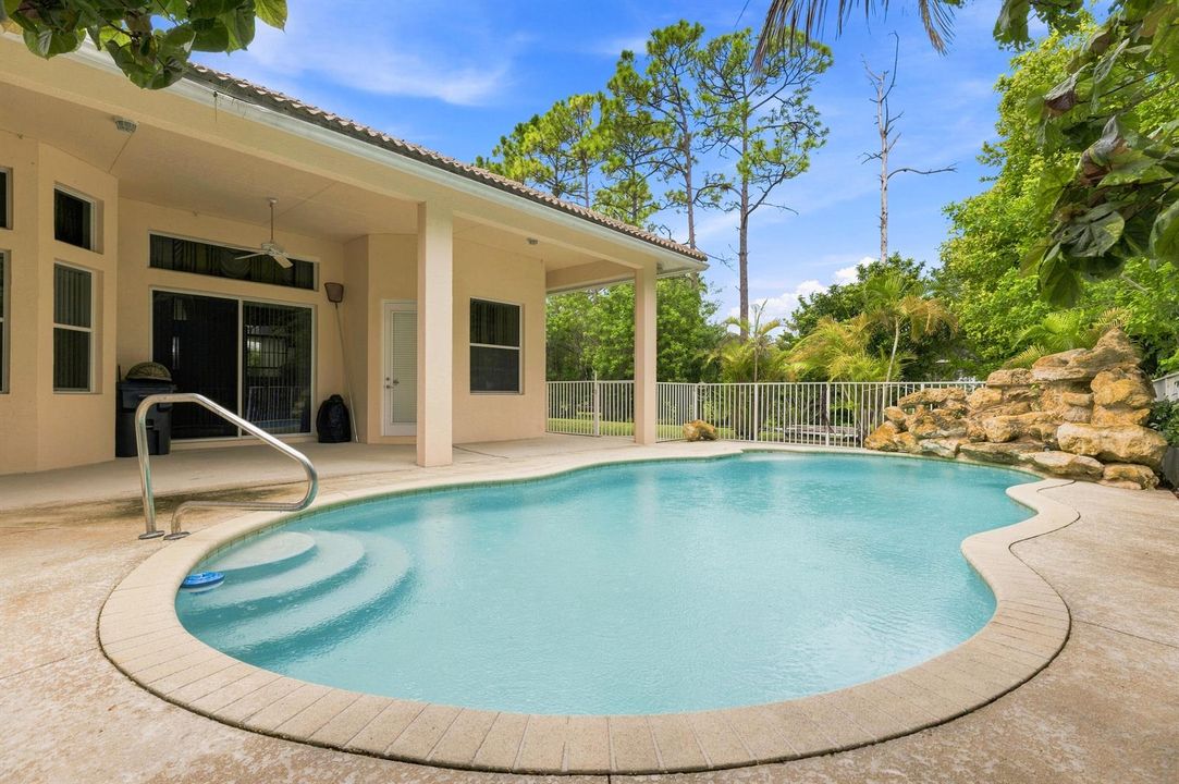 Pool & Lanai