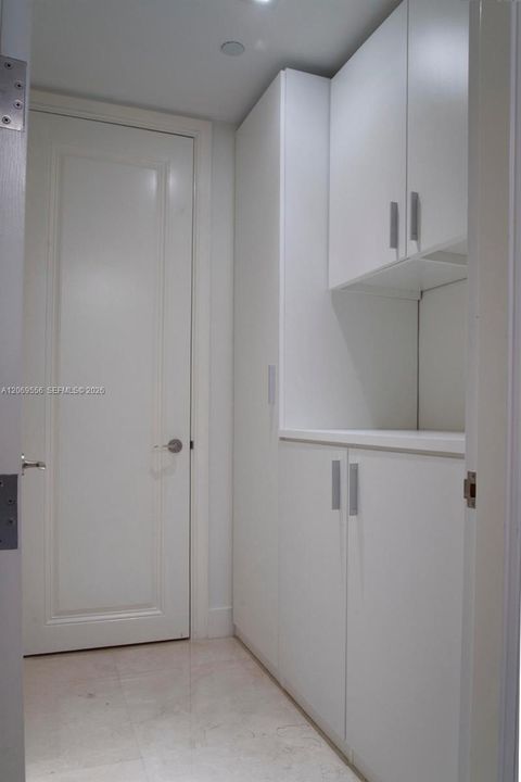 For Rent: $12,000 (2 beds, 2 baths, 1570 Square Feet)