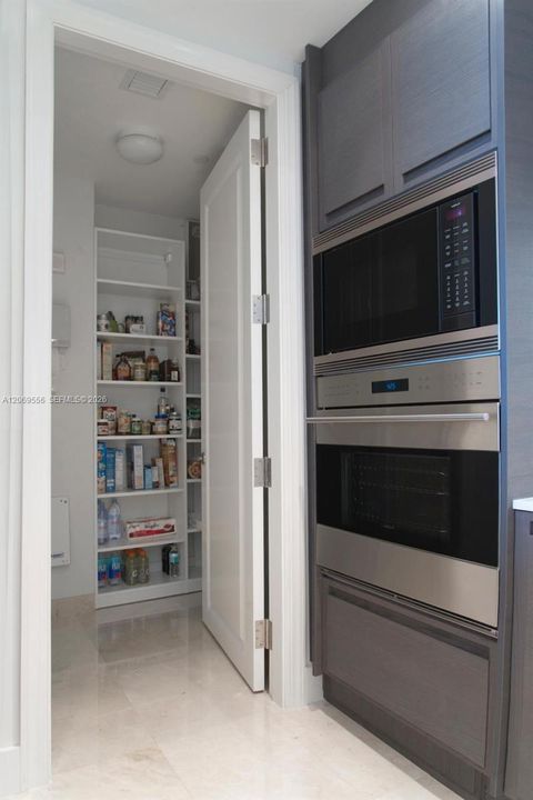For Rent: $12,000 (2 beds, 2 baths, 1570 Square Feet)